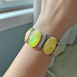 NWT Oval Iridescent Faceted Foil Back Stretch Slip On Costume Bracelet